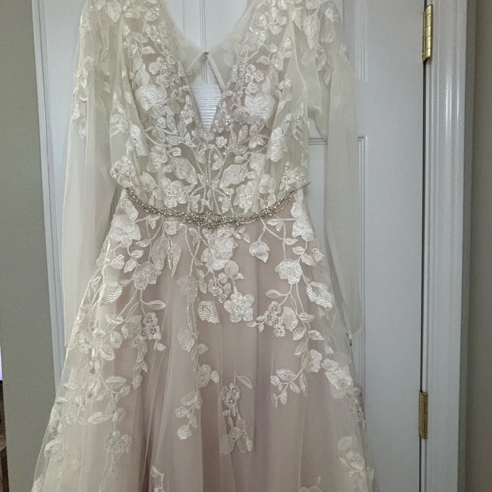 Ivory Wedding Dress by Galina Signature - Picture 14 of 17
